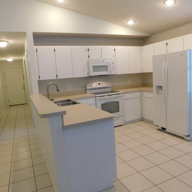 Building Photo - 22141 Breaker Point Ln