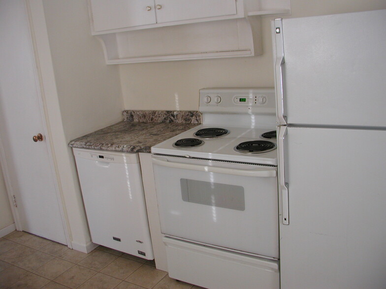 Building Photo - 402 Wolfe Ave