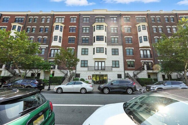 Building Photo - 1201 Adams St