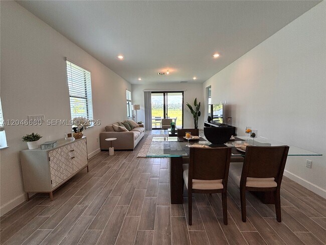 Building Photo - 10660 Wilgrove 10660
