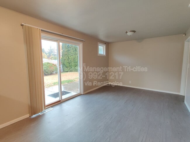 Building Photo - 7528 W Umatilla Ave