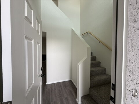 Building Photo - 3 bed 2 bath with garage $1,350 Rent