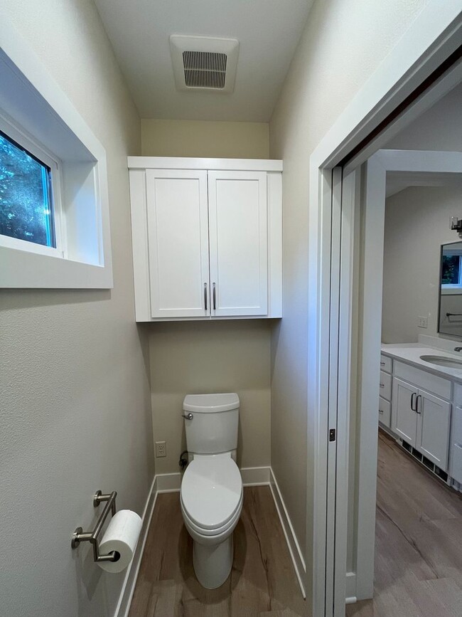 Building Photo - 3155 Dogwood Dr S