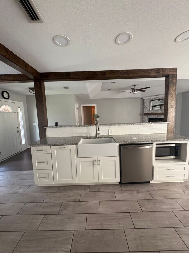 Building Photo - Wood Creek Subdivision!!  Close to Ft Novo...