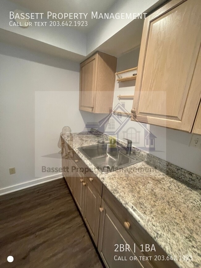 Building Photo - 847 Quinnipiac Ave