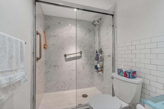 Building Photo - 15108 Ashland Dr