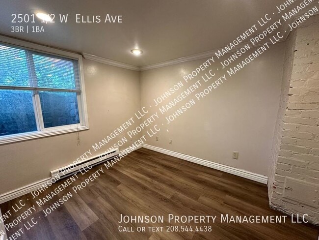 Building Photo - 2501 1/2 W  Ellis Ave-