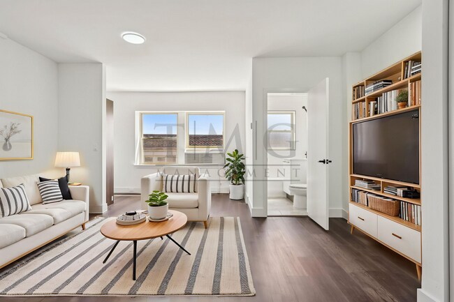 Primary Photo - Sleek, Bright & Brand New — Stylish Studio...