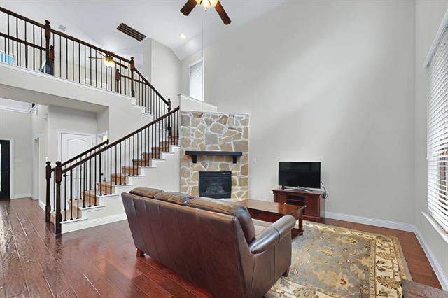 Building Photo - 2633 Sunstar Dr