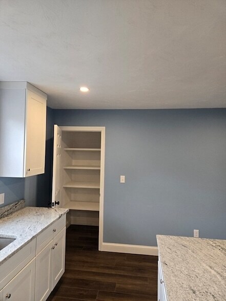 Building Photo - 37 Rose Glen St