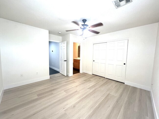 Building Photo - 7288 Quarterhorse Ln