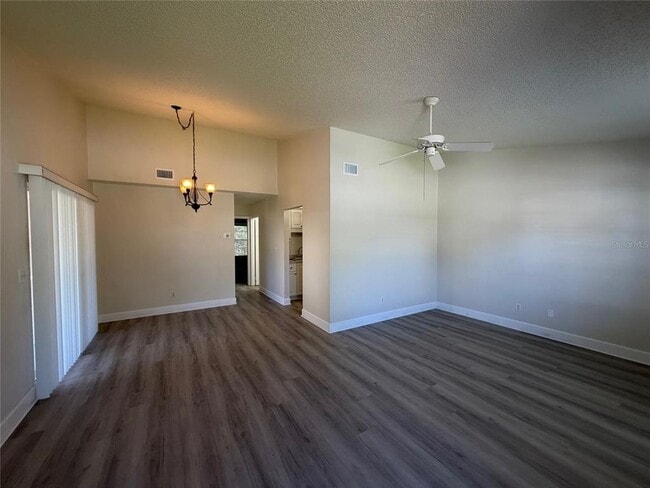 Building Photo - 14 Birdie Dr