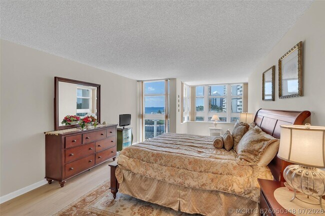 Building Photo - 1370 S Ocean Blvd