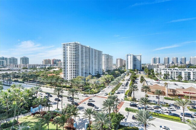 Building Photo - 17475 Collins Ave