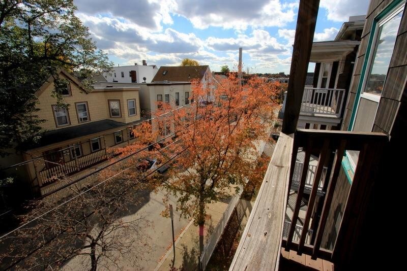 Building Photo - 53 Hinckley St