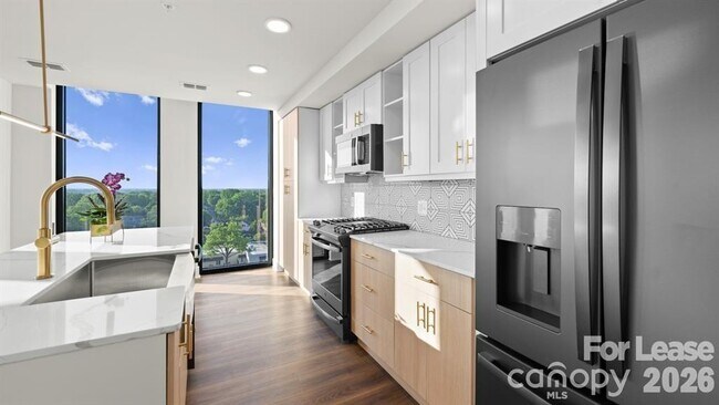 Building Photo - 124 E Kingston Ave