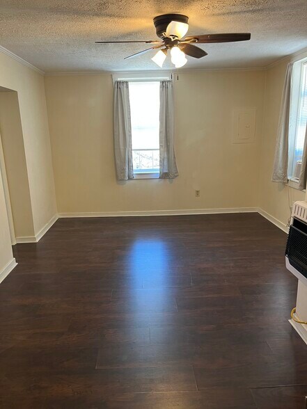 Bedroom - 1202 Adams St