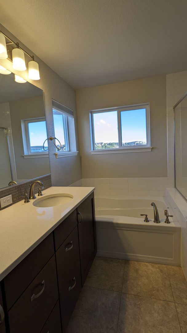 Building Photo - FOUR BED/3 BATH PRAIRIE STYLE HOME WITH GOURMET KITCHEN IN CORDERA NEIGHBORHOOD!