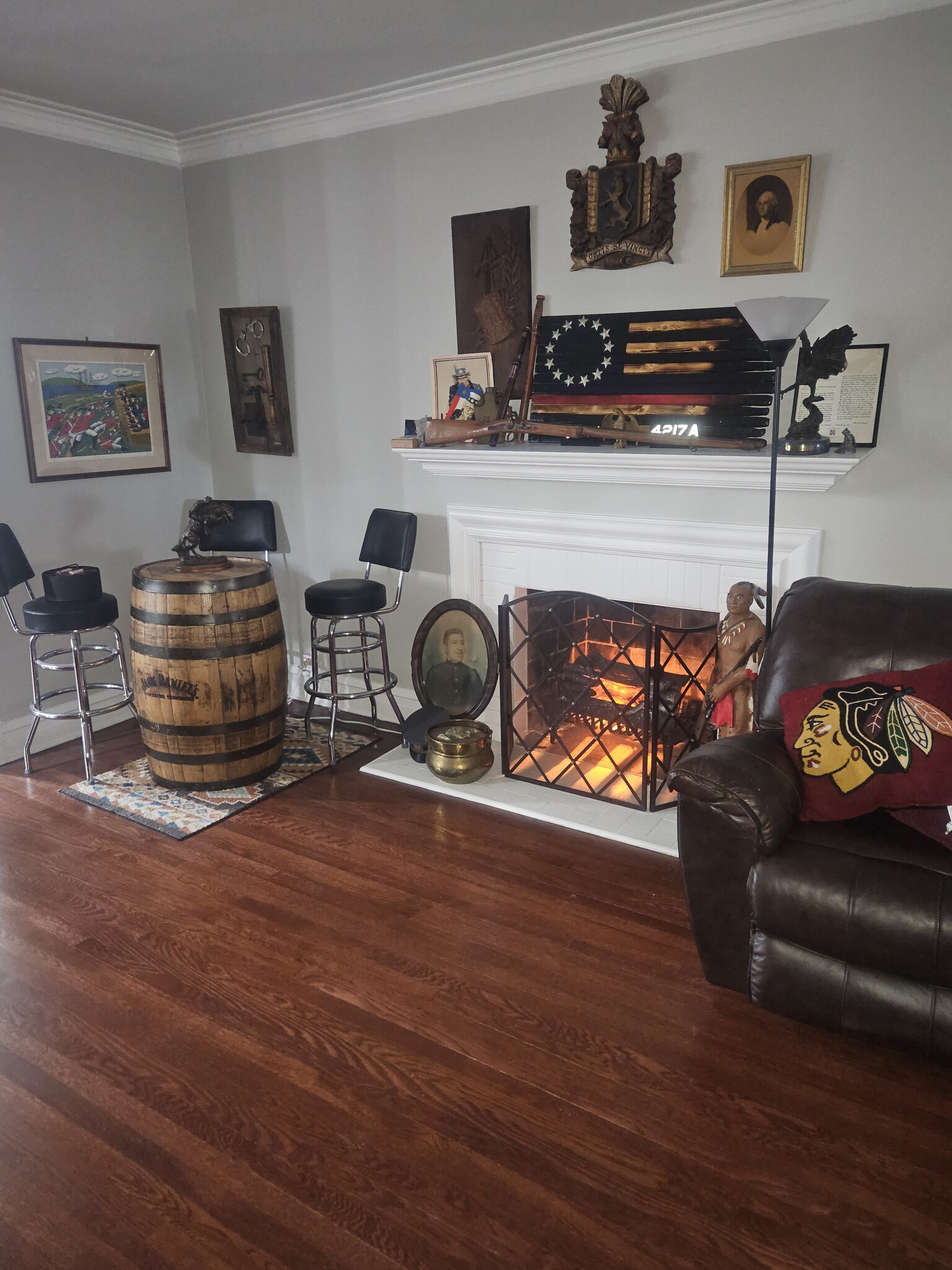 Living Room - 7560 W Touhy Ave