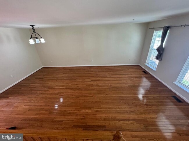 Building Photo - 6007 Rose Bay Dr