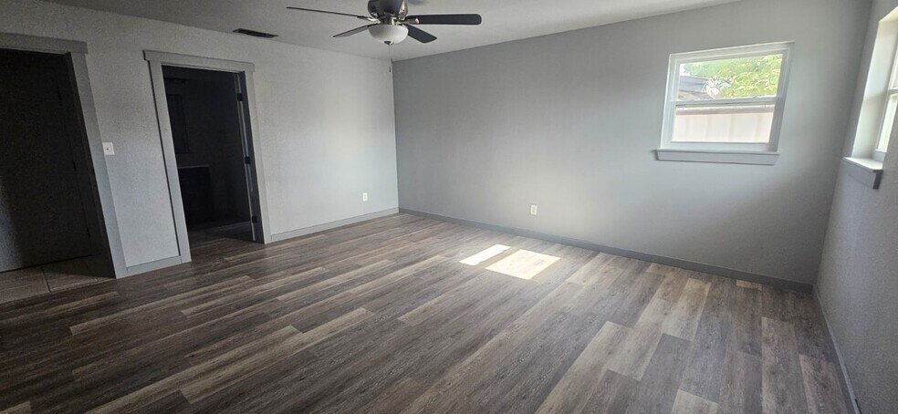 Building Photo - 1521 S Missouri St
