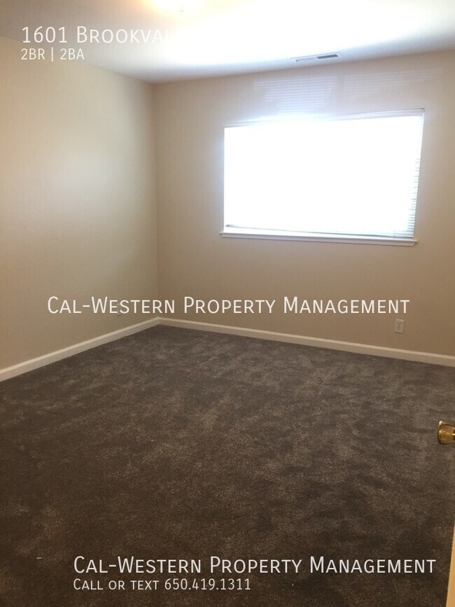 Building Photo - 1601 Brookvale Dr