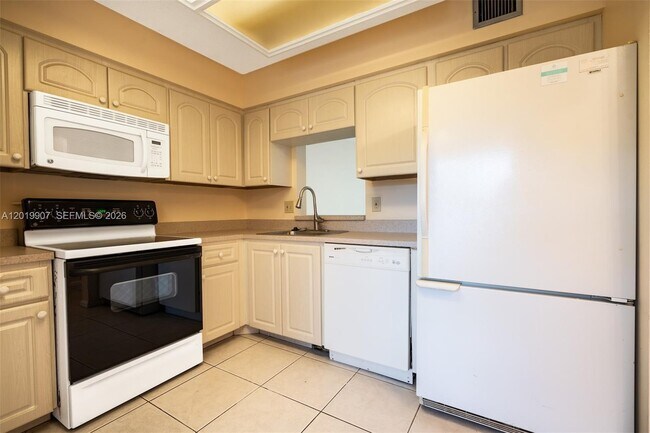 Building Photo - 260 NW 76th Ave
