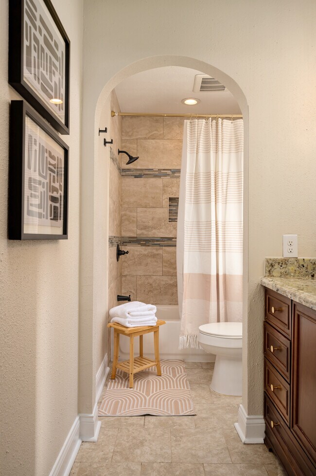 Building Photo - 20231 Linden Tree Dr