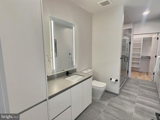 Building Photo - 3130 Potomac Ave