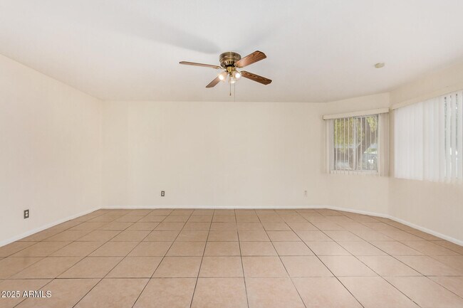 Building Photo - 2409 W Cortez St