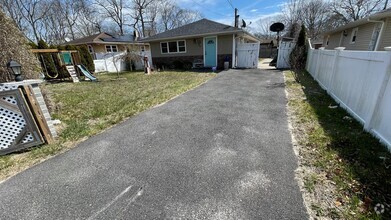 Building Photo - 78 Brushwood Dr