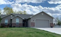 Building Photo - 57 N Hillside Rd