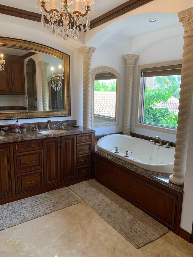 Building Photo - 2626 Barcelona Dr