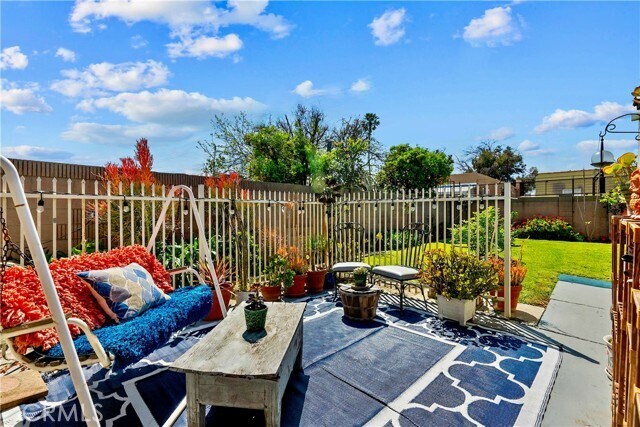 Building Photo - 9101 La Salle Ave