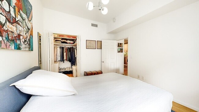 Building Photo - 23 Bay State Rd