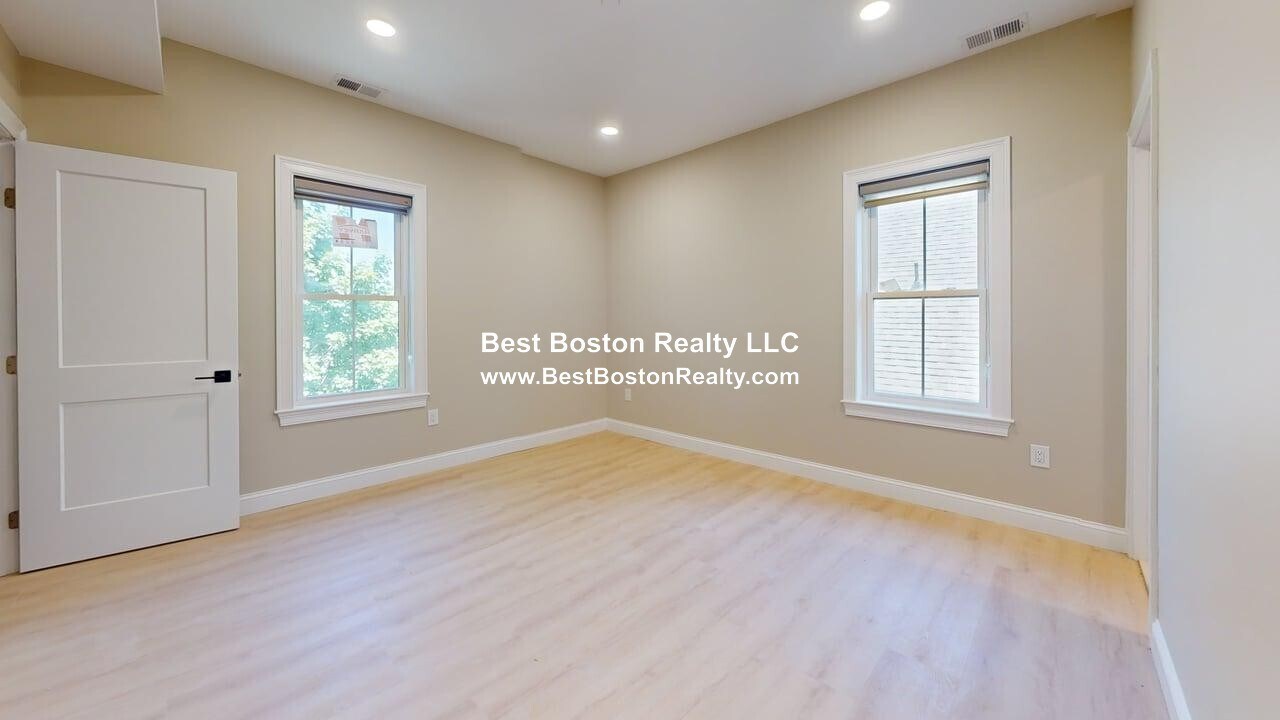 Building Photo - 231 Highland Ave