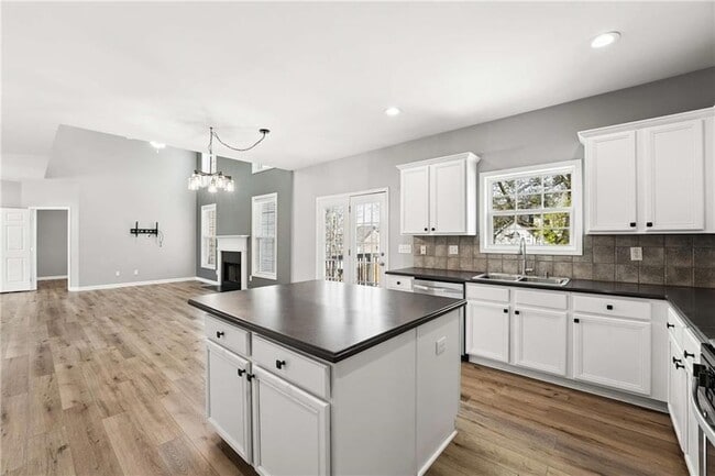 Building Photo - 1304 Kirkwood Ln