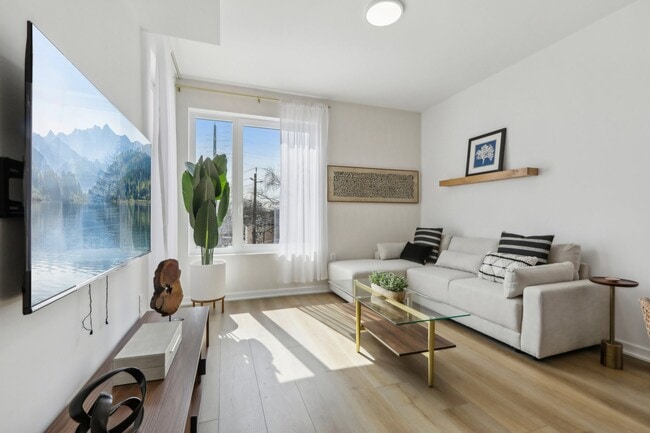 Building Photo - Ethos Kelsey