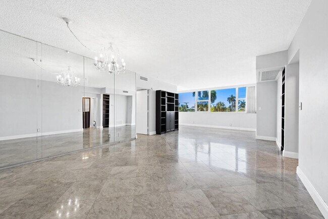 Building Photo - 3003 Terramar St