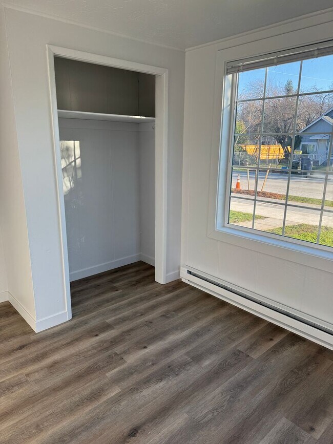 Building Photo - behe02