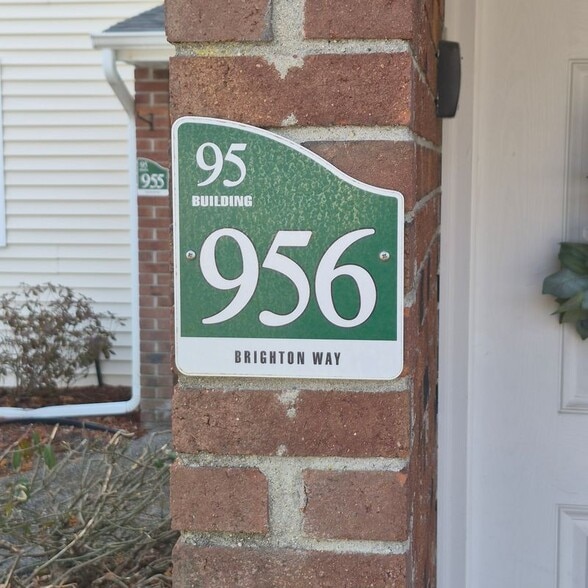 Building Photo - 956 Brighton Way