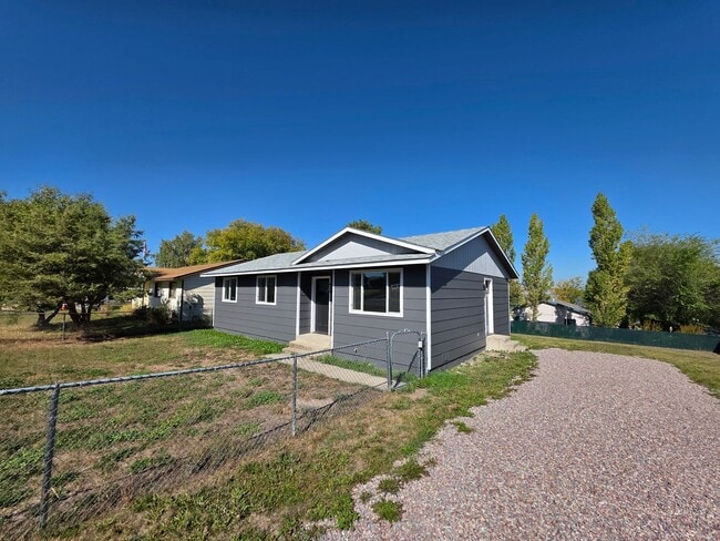 Building Photo - Perfectly remodeled 3BDR/1BA Single-level house in Polson!