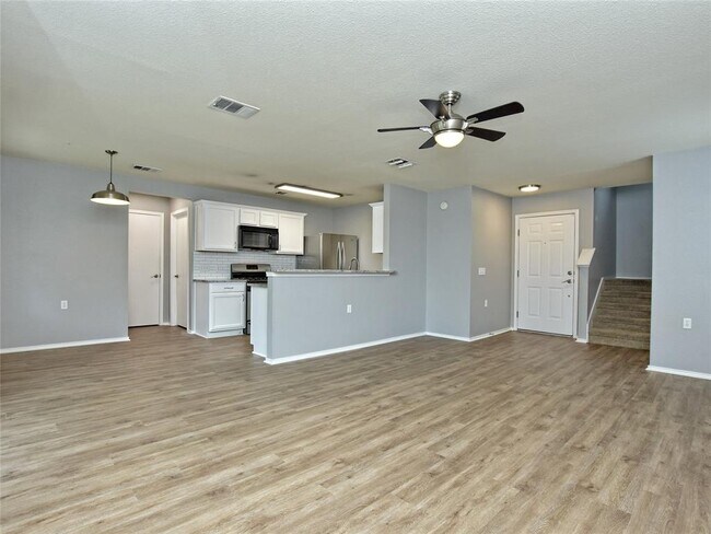 Building Photo - 5204 Krueger Ln