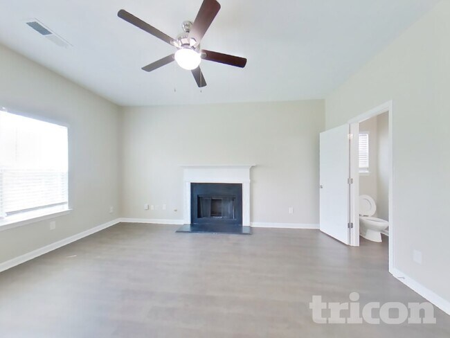 Building Photo - 3120 Far Emerald Land