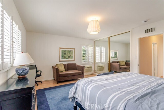 Building Photo - 204 S Arnaz Dr