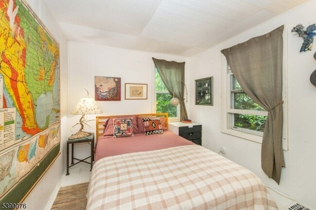 Building Photo - 37 N Rd