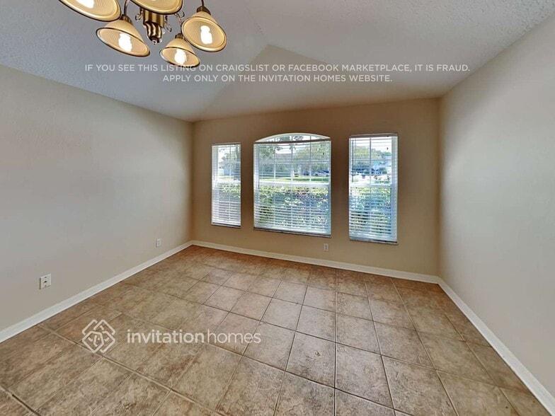 Building Photo - 6923 34th Ave E