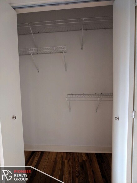 Building Photo - 2423 N Kedzie Blvd