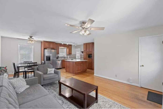 Building Photo - 10110 Dandridge Dr