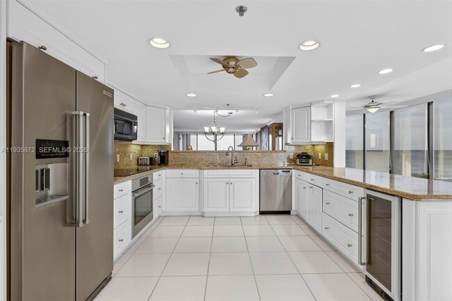 Building Photo - 4000 N Hwy A1A